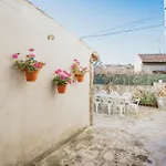 La Morada Del Cura Holiday home Calabazas de Fuentiduena